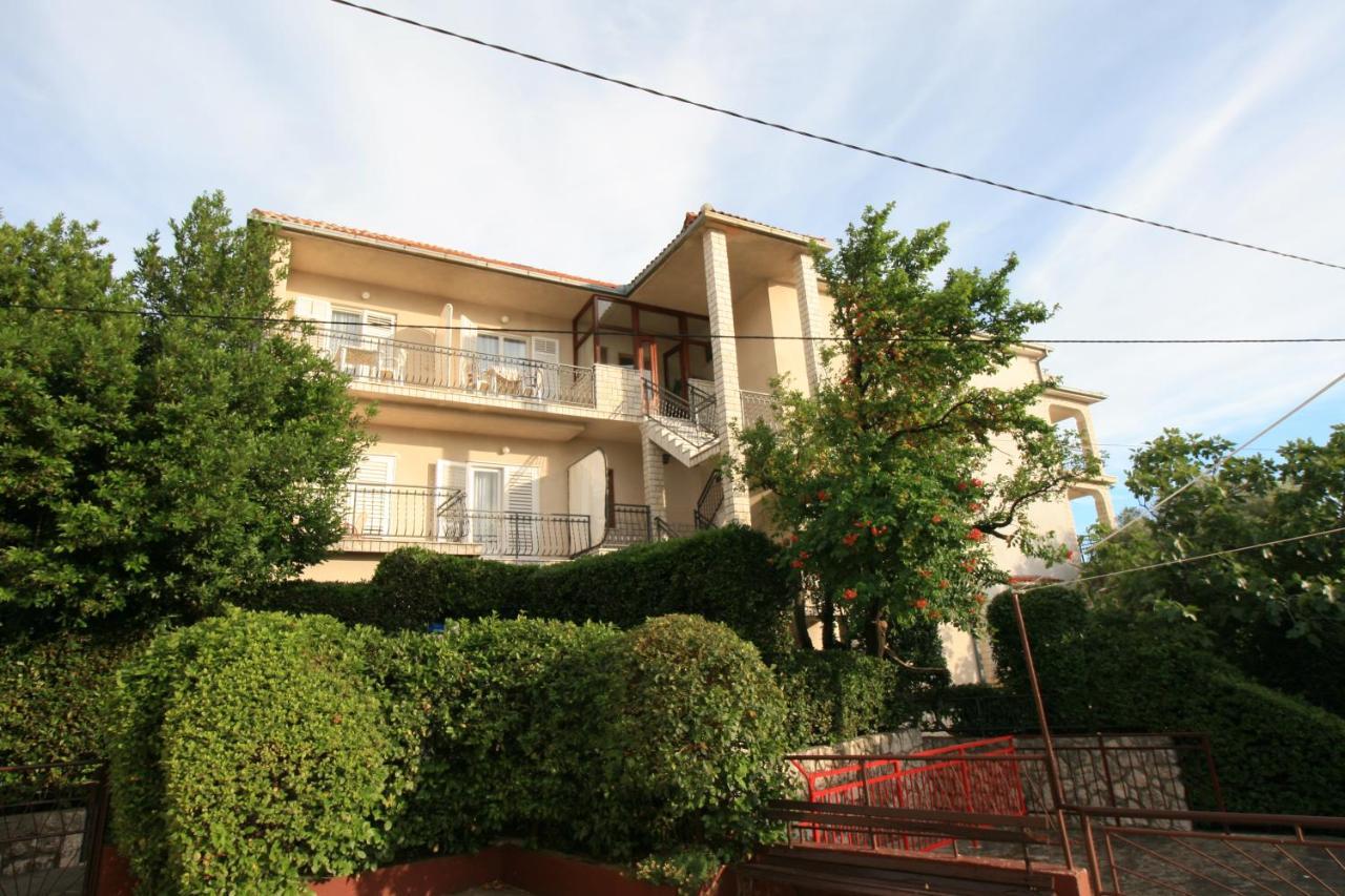 Apartments Lonzor I Selce Exterior foto